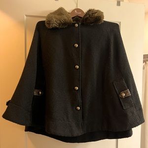 Buttons brand medium black women’s drape coat